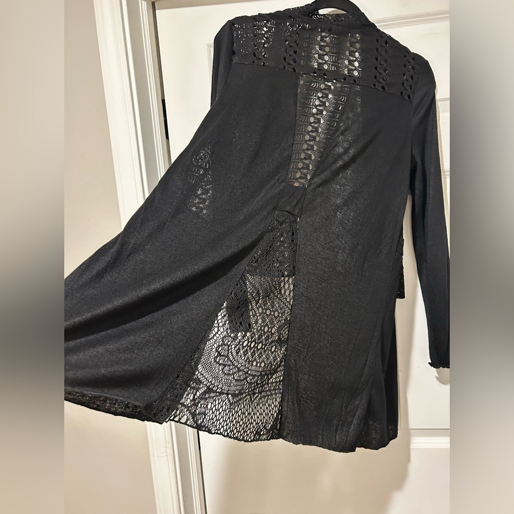 BKE Boutique Black Women's Crochet Lace Open-Front Cardigan - Picture 3 of 13